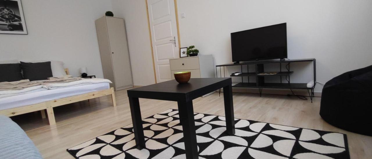 Blue Moon Apartman Егер Екстериор снимка